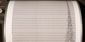 Σεισμογράφος καταγράφει τις σεισμικές δονήσεις στην Ελλάδα