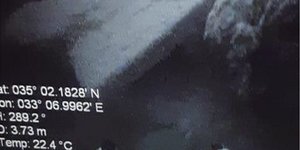 Η εικόνα που δημοσιοποίησε ο αρχηγός της Πυροσβεστικής Υπηρεσίας Κύπρου, με το μπλοκ τσιμέντου στο βυθό της Κόκκινης Λίμνης