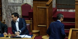 Σύγκρουση Τσίπρα- Μητσοτάκη για το 7ήμερο
