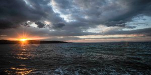 Σύννεφα με την ανατολή του ήλιου