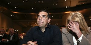 Τσίπρας και Ρένα Δούρου στην ΚΕ του ΣΥΡΙΖΑ