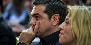 Τσίπρας και Ρένα Δούρου στην ΚΕ του ΣΥΡΙΖΑ