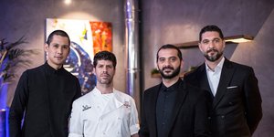 Οι κριτές του MasterChef με τον σεφ που φιλοξένησε τους διεκδικητές του τίτλου στην Ισπανία