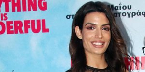 Η Τόνια Σωτηροπούλου με μαύρο φόρεμα στην πρεμιέρα της ταινίας της στην Αθήνα