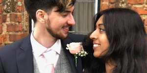 Ο Τζέιμι, τρανσέξουαλ άνδρας από το Εσεξ παντρεύεται την φίλη του από το σχολείο