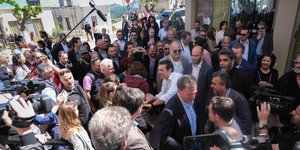 Ο Αλέξης Τσίπρας κατά την επίσκεψή του στην Κρήτη 