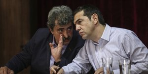 Ο Παύλος Πολάκης μιλά με τον Αλέξη Τσίπρα