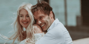 Ο Στράτος Τζώρτζογλου με την Σοφία Μαριόλα