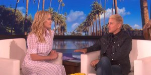 Η Ρις Γουίδερσπουν με την Ελεν ΝτεΤζένερις