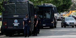 Αστυνομία με κλούβες