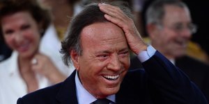 O διάσημος Ισπανός τραγουδιστής Χούλιο Ιγκλέσιας