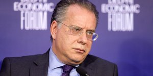 Γιώργος Κουμουτσάκος στο πλάι