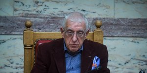 Επίθεση Νικήτα Κακλαμάνη σε Στουρνάρα