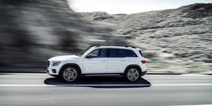 Η Mercedes παρουσιάζει τη νέα GLB