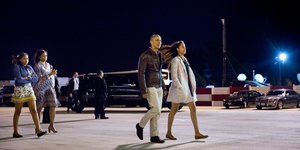 Ο πρώην πρόεδρος των ΗΠΑ Μπαράκ Ομπάμα και η οικογένειά του