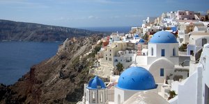 Η Σαντορίνη ο δεύτερος πιο ακριβός προορισμός για Βρετανούς