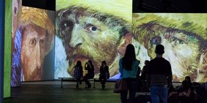 Μέσα σε έκθεση του Βαν Γκονγκ