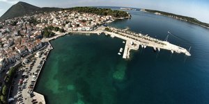 Αεροφωτογραφία από το λιμάνι της Πύλου