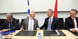 Συνάντηση Χουλουσί Ακάρ- Ευάγγελου Αποστολάκη