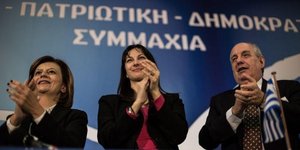 Μαρίνα Χρυσοβελώνη, Ελενα Κουντουρά, Τέρενς Κουίκ