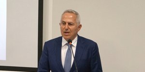 Ο υπουργός Αμυνας, Ευάγγελος Αποστολάκης