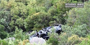 Το όχημα που έπεσε στον γκρεμό 