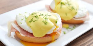 Μια συνταγή για απολαυστικά αυγά μπένεντικτ