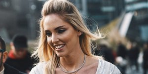 Κιάρα Φεράνι με ολόσωμη φόρμα