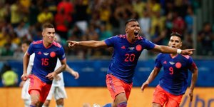 Οι παίκτες της Κολομβίας πανηγυρίζουν