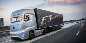 Daimler: Επενδύει στα αυτόνομα φορτηγά 