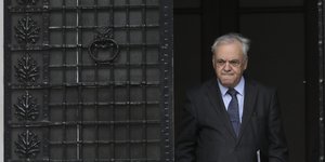 Σοκαρισμένος με τις αποκαλύψεις για τις μετατάξεις της Τασίας Χριστοδουλοπούλου δηλώνει ο Γιάννης Δραγασάκης
