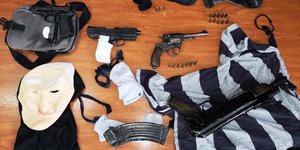 Τα πράγματα που κατασχέθηκαν από τους δράστες