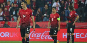 Παίκτες Εθνική Τουρκίας περπατάνε