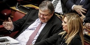 Ευάγγελος Βενιζέλος και Φώφη Γεννηματά στη Βουλή