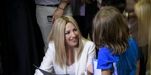 Η Φώφη Γεννηματά σε συνάντηση με μαθητές