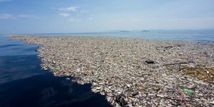 Νησί από σκουπίδια στη μεσόγειο