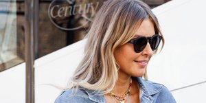 Γυναίκα με ντένιμ σύνολο