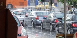 Ξαφνικό μπουρίνι χτύπησε το Χολαργό