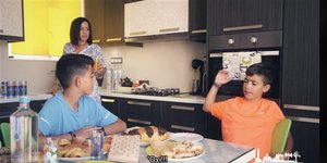 Αλέξης και Κυριάκος σε διαφήμιση για τον ημιμαραθώνιο Κρήτης