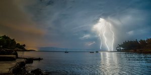 Κεραυνοί στη θάλασσα