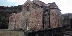 Η κόκκινη εκκλησία στα Τζουμέρκα