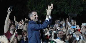 Ο Κώστας Μπακογιάννης χειροκρότημα στον κόσμο
