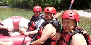 O Κώστας Καραμανλής κάνει ράφτινγκ