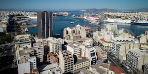 Το λιμάνι του Πειραιά από ψηλά