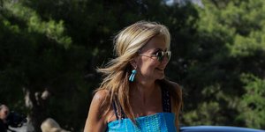 Η Μαρέβα Μητσοτάκη στον γάμο της Τζένης Μπαλατσινού και του Βασίλη Κικίλια