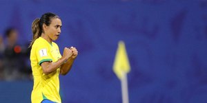 Η Μάρτα στο γήπεδο με τα χρώματα της Εθνικής Βραζιλίας