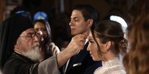 Η Ολγα παντρεύτηκε στην Αγία Τριάδα δίπλα στο Λύρειο Ιδρυμα όπου μεγάλωσε