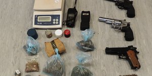 Ναρκωτικά και όπλα 