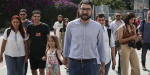 Νάσος Ηλιόπουλος με κοριτσάκι