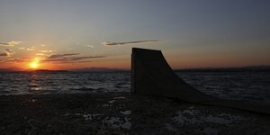 Ηλιοβασίλεμα σε παραλία στο Καβούρι